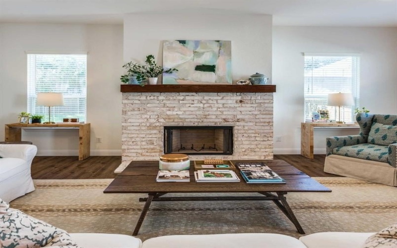8956 Armstrong Court, Benbrook, TX 76126, 4 Habitaciones Habitaciones , ,3 BañosBaños,Residential,En Venta,8956 Armstrong Court,20810409