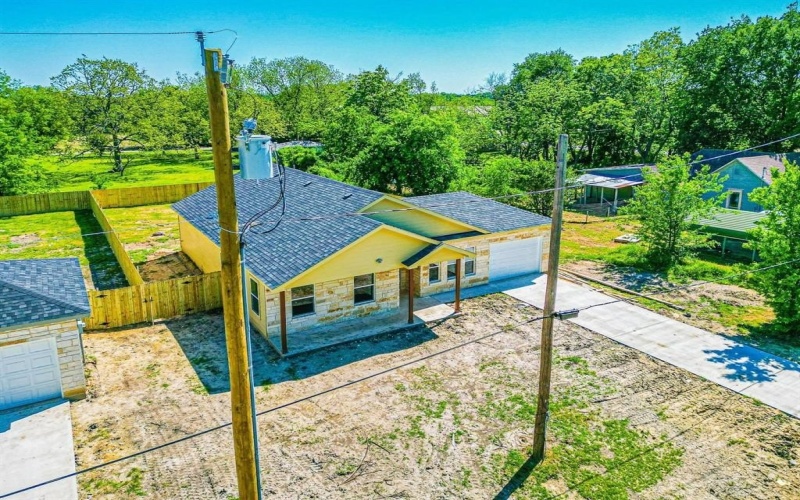 305 SW 6th Street, Kerens, TX 75144, 3 Bedrooms Bedrooms, ,2 BathroomsBathrooms,Residential,For Sale,305 SW 6th Street,20814202