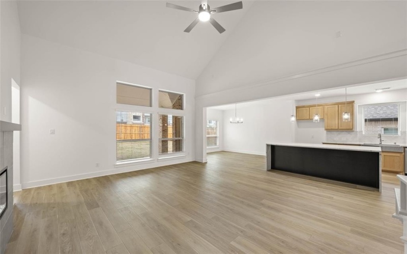 217 Tradd Street, Glenn Heights, TX 75154, 5 Habitaciones Habitaciones , ,5 BañosBaños,Residential,En Venta,217 Tradd Street,20810997