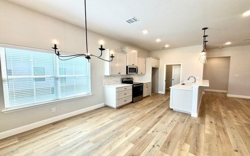 625 Charlotte Lane, Burleson, TX 76028, 3 Bedrooms Bedrooms, ,2 BathroomsBathrooms,Residential,For Sale,625 Charlotte Lane,20814853
