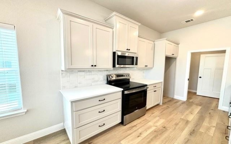 625 Charlotte Lane, Burleson, TX 76028, 3 Bedrooms Bedrooms, ,2 BathroomsBathrooms,Residential,For Sale,625 Charlotte Lane,20814853