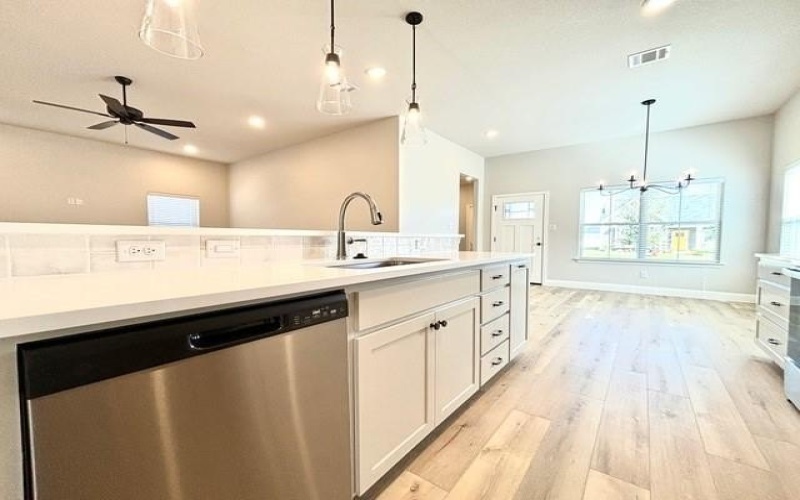 625 Charlotte Lane, Burleson, TX 76028, 3 Bedrooms Bedrooms, ,2 BathroomsBathrooms,Residential,For Sale,625 Charlotte Lane,20814853