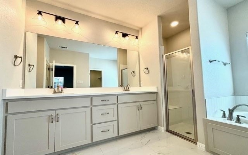 625 Charlotte Lane, Burleson, TX 76028, 3 Bedrooms Bedrooms, ,2 BathroomsBathrooms,Residential,For Sale,625 Charlotte Lane,20814853
