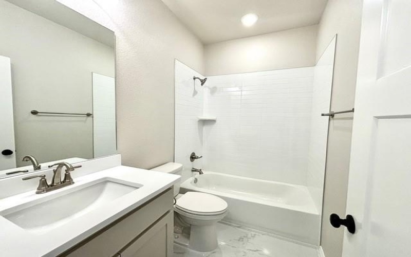 625 Charlotte Lane, Burleson, TX 76028, 3 Bedrooms Bedrooms, ,2 BathroomsBathrooms,Residential,For Sale,625 Charlotte Lane,20814853