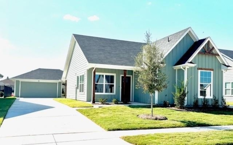 625 Charlotte Lane, Burleson, TX 76028, 3 Bedrooms Bedrooms, ,2 BathroomsBathrooms,Residential,For Sale,625 Charlotte Lane,20814853