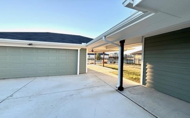 625 Charlotte Lane, Burleson, TX 76028, 3 Bedrooms Bedrooms, ,2 BathroomsBathrooms,Residential,For Sale,625 Charlotte Lane,20814853