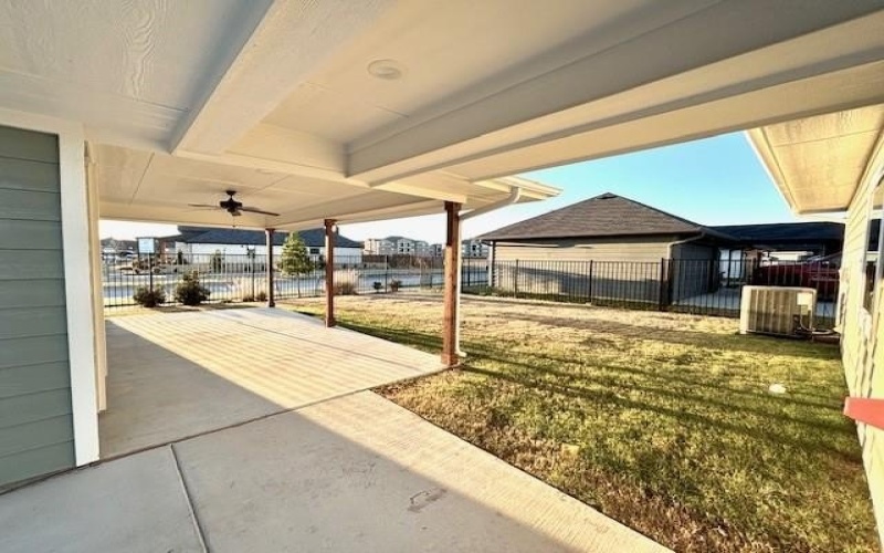625 Charlotte Lane, Burleson, TX 76028, 3 Bedrooms Bedrooms, ,2 BathroomsBathrooms,Residential,For Sale,625 Charlotte Lane,20814853