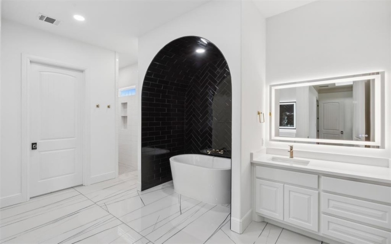 2409 Candlestick Drive, Granbury, TX 76049, 4 Bedrooms Bedrooms, ,5 BathroomsBathrooms,Residential,For Sale,2409 Candlestick Drive,20811301
