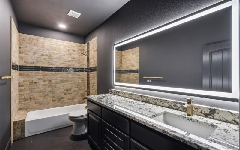 2409 Candlestick Drive, Granbury, TX 76049, 4 Bedrooms Bedrooms, ,5 BathroomsBathrooms,Residential,For Sale,2409 Candlestick Drive,20811301