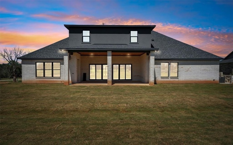 2409 Candlestick Drive, Granbury, TX 76049, 4 Bedrooms Bedrooms, ,5 BathroomsBathrooms,Residential,For Sale,2409 Candlestick Drive,20811301