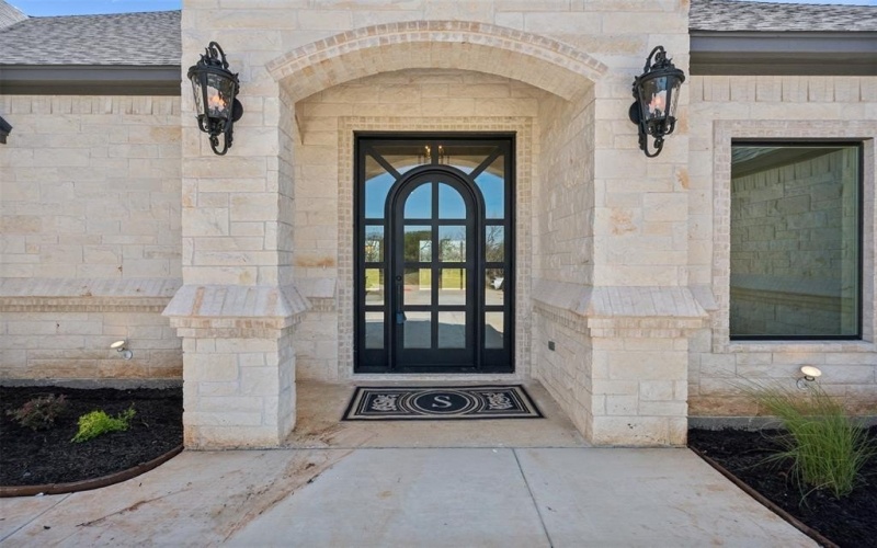 2409 Candlestick Drive, Granbury, TX 76049, 4 Bedrooms Bedrooms, ,5 BathroomsBathrooms,Residential,For Sale,2409 Candlestick Drive,20811301