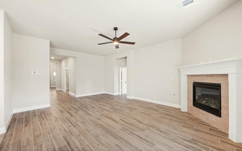 1032 Quincy Drive, Red Oak, TX 75154, 3 Bedrooms Bedrooms, ,2 BathroomsBathrooms,Residential,For Sale,1032 Quincy Drive,20816713