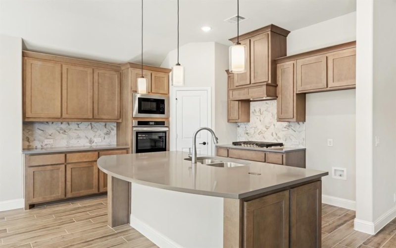 1032 Quincy Drive, Red Oak, TX 75154, 3 Bedrooms Bedrooms, ,2 BathroomsBathrooms,Residential,For Sale,1032 Quincy Drive,20816713