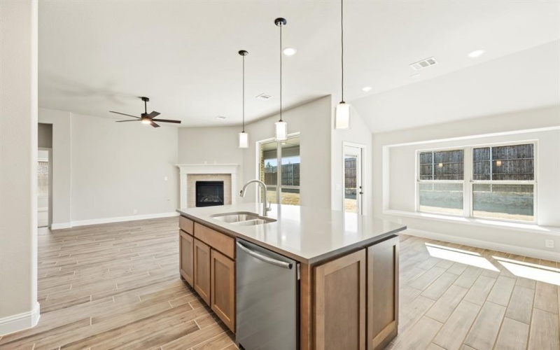 1032 Quincy Drive, Red Oak, TX 75154, 3 Bedrooms Bedrooms, ,2 BathroomsBathrooms,Residential,For Sale,1032 Quincy Drive,20816713