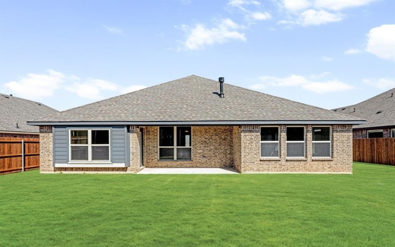 1032 Quincy Drive, Red Oak, TX 75154, 3 Bedrooms Bedrooms, ,2 BathroomsBathrooms,Residential,For Sale,1032 Quincy Drive,20816713