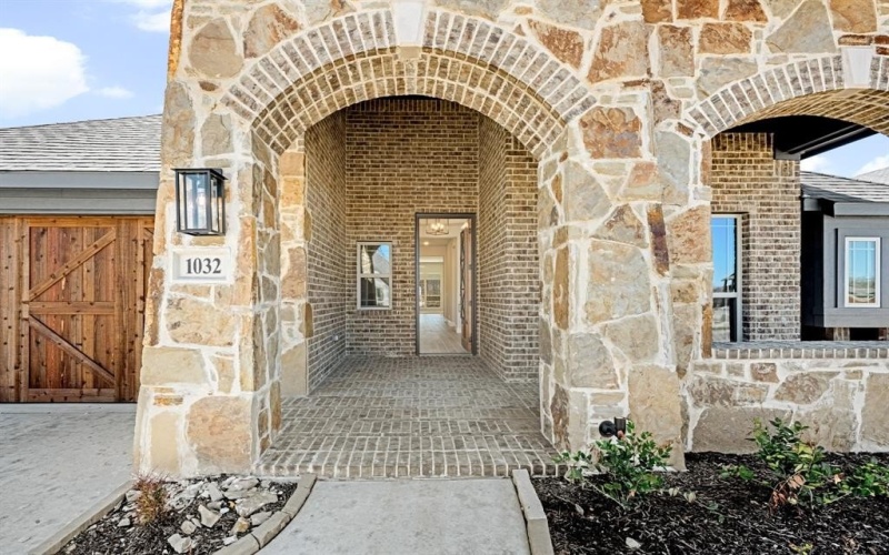 1032 Quincy Drive, Red Oak, TX 75154, 3 Bedrooms Bedrooms, ,2 BathroomsBathrooms,Residential,For Sale,1032 Quincy Drive,20816713