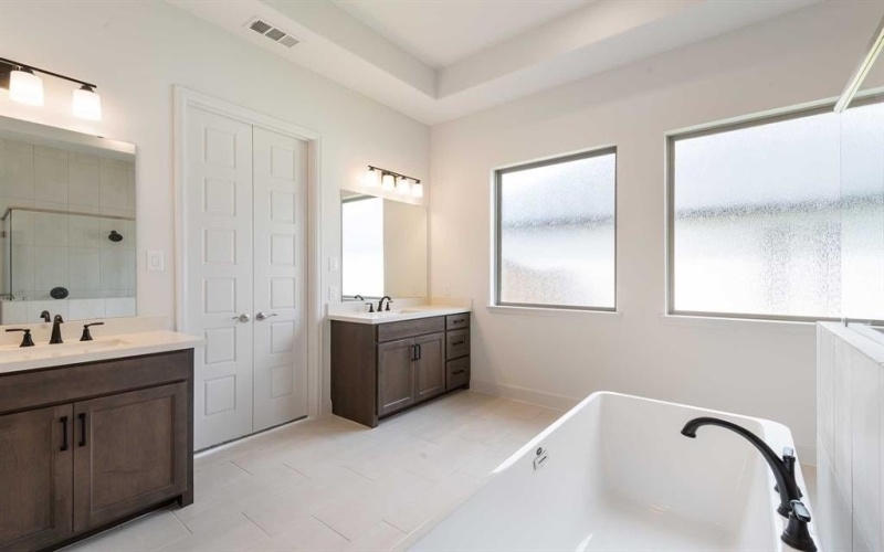 4209 Olmsted Drive, Rockwall, TX 75032, 4 Habitaciones Habitaciones , ,5 BañosBaños,Residential,En Venta,4209 Olmsted Drive,20817008