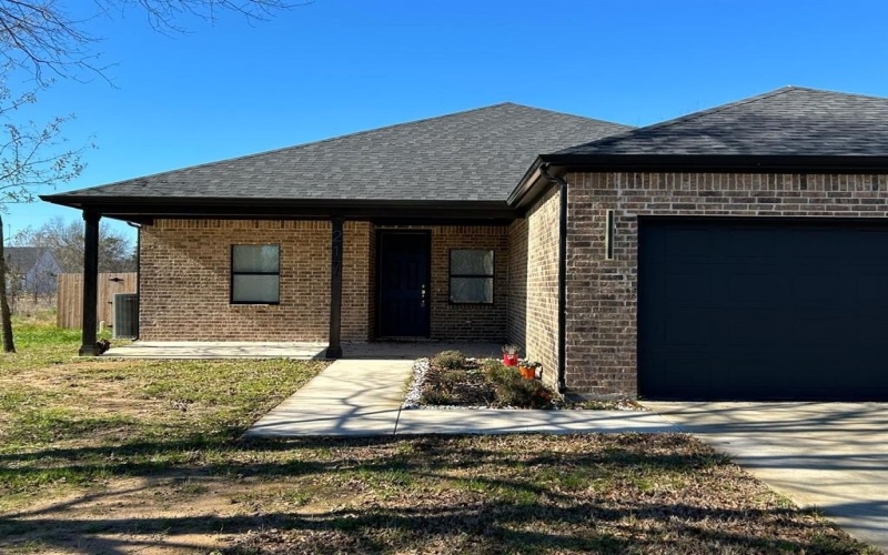 1082 Pearl Harbor Street, Tool, TX 75143, 4 Bedrooms Bedrooms, ,2 BathroomsBathrooms,Residential,For Sale,1082 Pearl Harbor Street,20817408