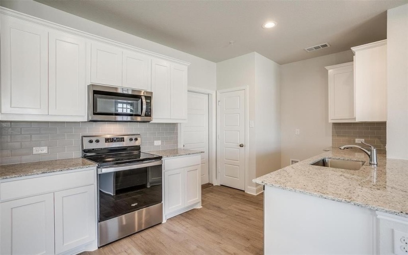 815 HOmeplace Circle, Mansfield, TX 76063, 3 Bedrooms Bedrooms, ,2 BathroomsBathrooms,Residential,For Sale,815 HOmeplace Circle,20817739