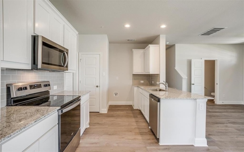 815 HOmeplace Circle, Mansfield, TX 76063, 3 Bedrooms Bedrooms, ,2 BathroomsBathrooms,Residential,For Sale,815 HOmeplace Circle,20817739