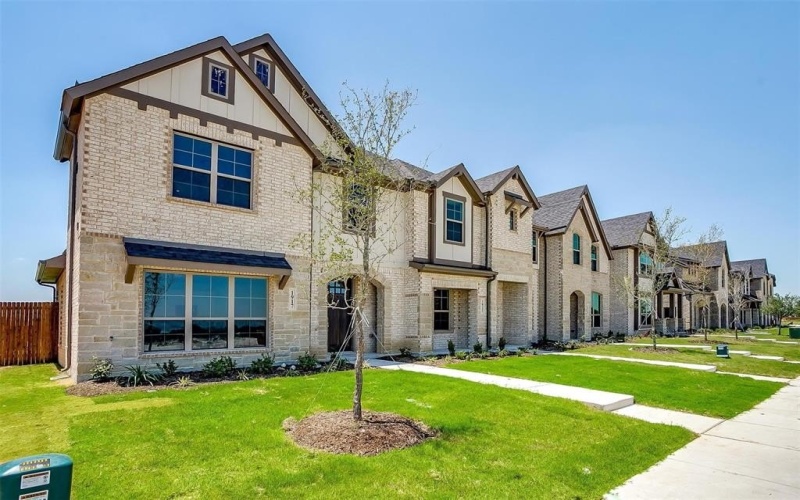 815 HOmeplace Circle, Mansfield, TX 76063, 3 Bedrooms Bedrooms, ,2 BathroomsBathrooms,Residential,For Sale,815 HOmeplace Circle,20817739