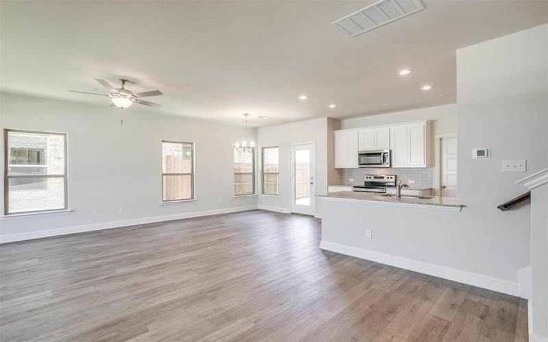 815 HOmeplace Circle, Mansfield, TX 76063, 3 Bedrooms Bedrooms, ,2 BathroomsBathrooms,Residential,For Sale,815 HOmeplace Circle,20817739