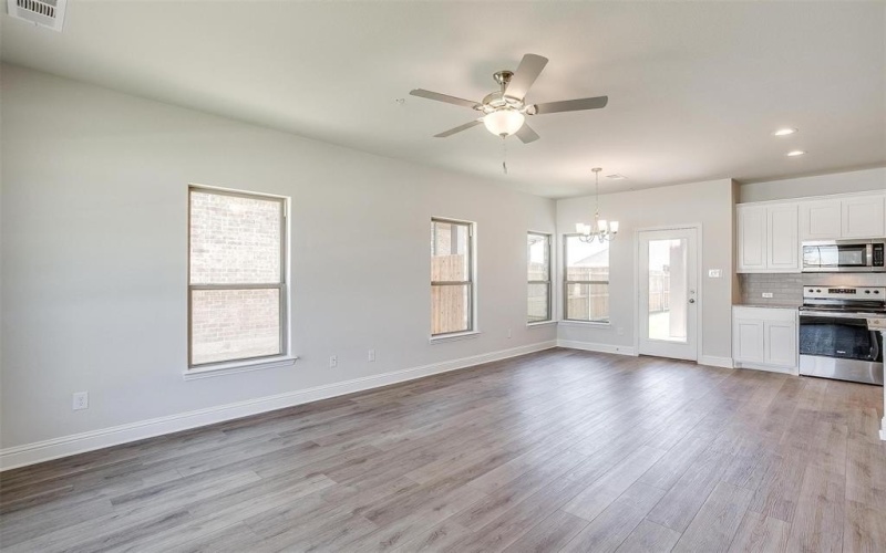 815 HOmeplace Circle, Mansfield, TX 76063, 3 Bedrooms Bedrooms, ,2 BathroomsBathrooms,Residential,For Sale,815 HOmeplace Circle,20817739