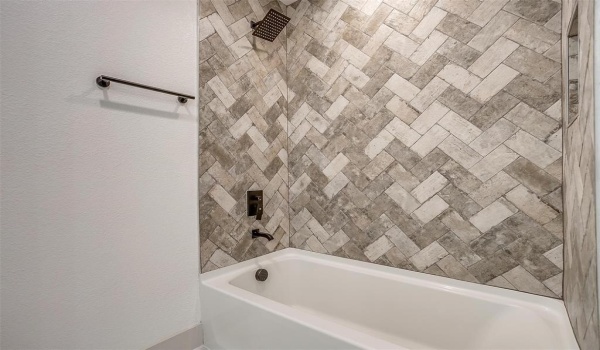 5805 Trigg Drive, Westworth Village, TX 76114, 4 Bedrooms Bedrooms, ,2 BathroomsBathrooms,Residential,For Sale,5805 Trigg Drive,20817808