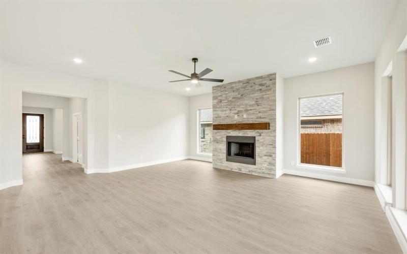 102 Fortana Court, Alvarado, TX 76009, 3 Bedrooms Bedrooms, ,3 BathroomsBathrooms,Residential,For Sale,102 Fortana Court,20818002