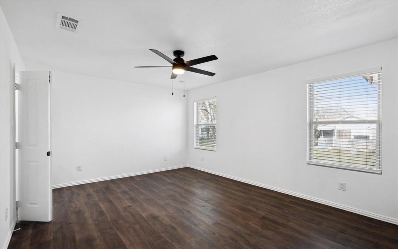 8354 Sussex Street, White Settlement, TX 76108, 3 Bedrooms Bedrooms, ,2 BathroomsBathrooms,Residential,For Sale,8354 Sussex Street,20822274