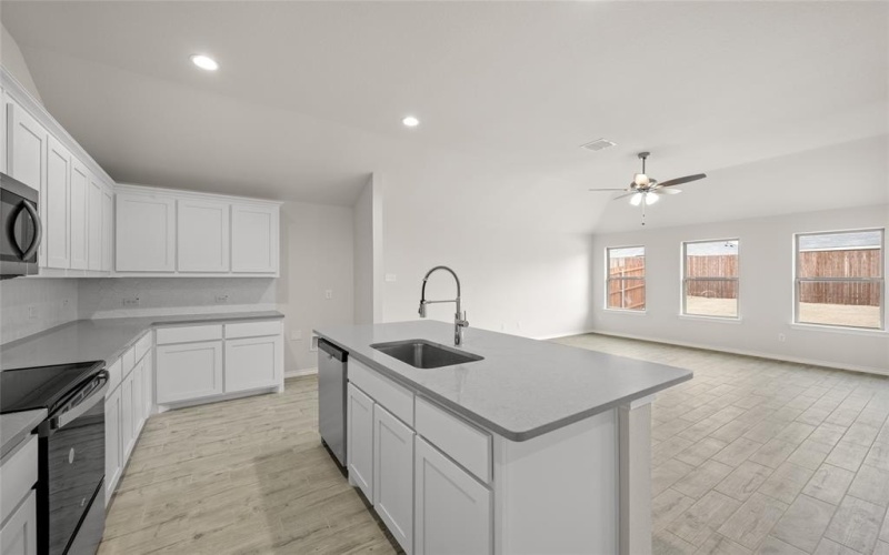 3656 N Crowley Cleburne Road, Fort Worth, TX 76036, 3 Bedrooms Bedrooms, ,2 BathroomsBathrooms,Residential,For Sale,3656 N Crowley Cleburne Road,20822451