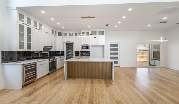 823 Gallagher Street, Dallas, TX 75212, 5 Bedrooms Bedrooms, ,3 BathroomsBathrooms,Residential,For Sale,823 Gallagher Street,20819163