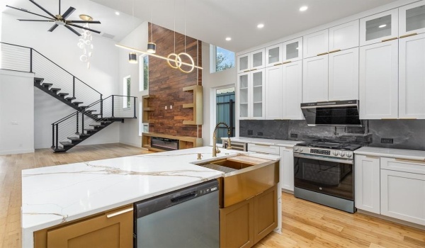823 Gallagher Street, Dallas, TX 75212, 5 Bedrooms Bedrooms, ,3 BathroomsBathrooms,Residential,For Sale,823 Gallagher Street,20819163
