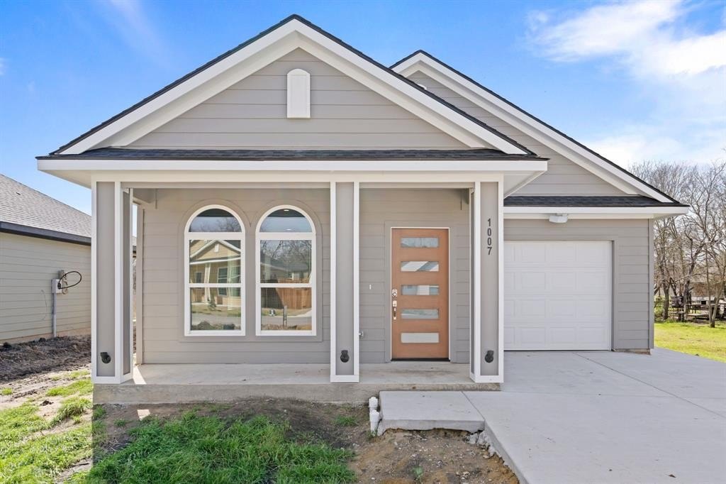 1007 S Preston Street, Ennis, TX 75119, 3 Bedrooms Bedrooms, ,2 BathroomsBathrooms,Residential,For Sale,1007 S Preston Street,20819506