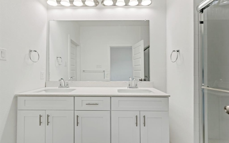 400-414 E 7th Street, Bonham, TX 75418, 6 Habitaciones Habitaciones , ,5 BañosBaños,Residential Multi Family,En Venta,400-414 E 7th Street,20819682