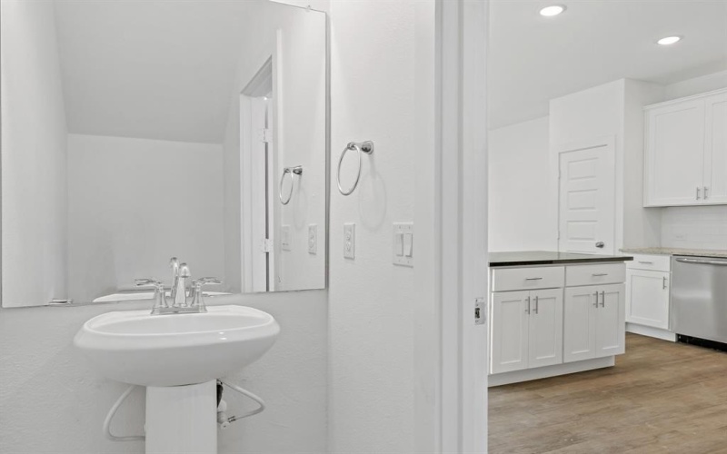 400-414 E 7th Street, Bonham, TX 75418, 6 Habitaciones Habitaciones , ,5 BañosBaños,Residential Multi Family,En Venta,400-414 E 7th Street,20819682