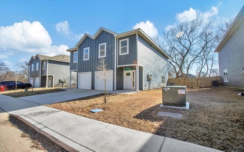 400-414 E 7th Street, Bonham, TX 75418, 6 Habitaciones Habitaciones , ,5 BañosBaños,Residential Multi Family,En Venta,400-414 E 7th Street,20819682
