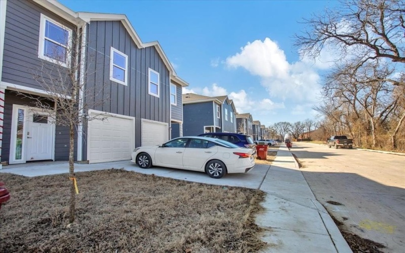 400-414 E 7th Street, Bonham, TX 75418, 6 Habitaciones Habitaciones , ,5 BañosBaños,Residential Multi Family,En Venta,400-414 E 7th Street,20819682