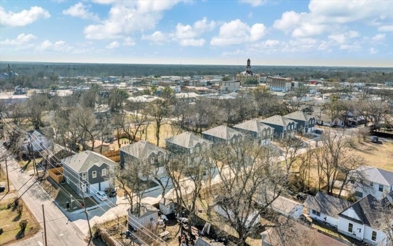 400-414 E 7th Street, Bonham, TX 75418, 6 Habitaciones Habitaciones , ,5 BañosBaños,Residential Multi Family,En Venta,400-414 E 7th Street,20819682