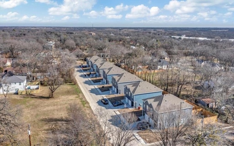 400-414 E 7th Street, Bonham, TX 75418, 6 Habitaciones Habitaciones , ,5 BañosBaños,Residential Multi Family,En Venta,400-414 E 7th Street,20819682