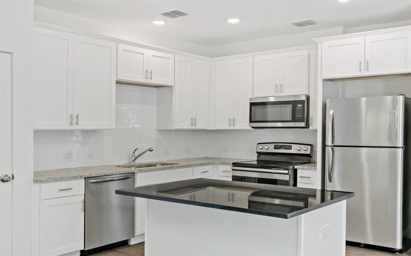 400-414 E 7th Street, Bonham, TX 75418, 6 Habitaciones Habitaciones , ,5 BañosBaños,Residential Multi Family,En Venta,400-414 E 7th Street,20819682