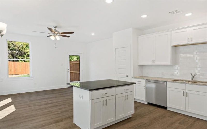 400-414 E 7th Street, Bonham, TX 75418, 6 Habitaciones Habitaciones , ,5 BañosBaños,Residential Multi Family,En Venta,400-414 E 7th Street,20819682