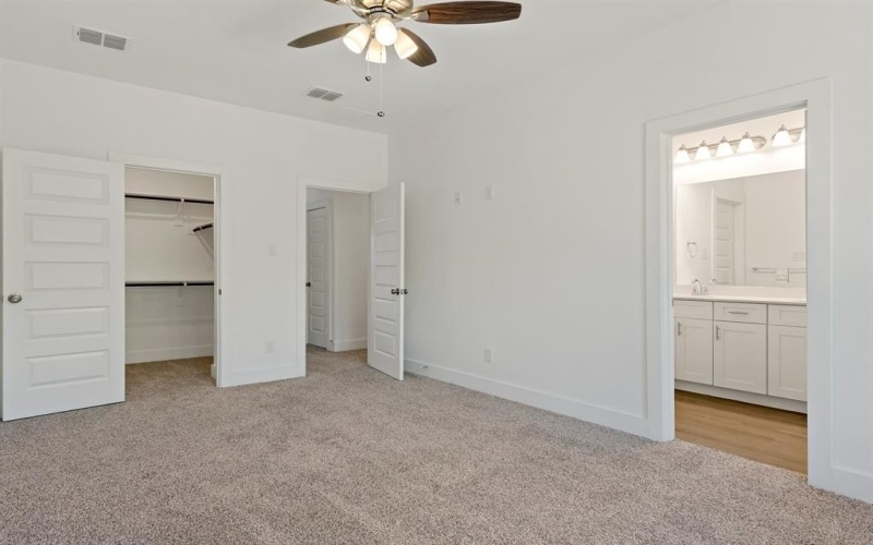 400-414 E 7th Street, Bonham, TX 75418, 6 Habitaciones Habitaciones , ,5 BañosBaños,Residential Multi Family,En Venta,400-414 E 7th Street,20819682