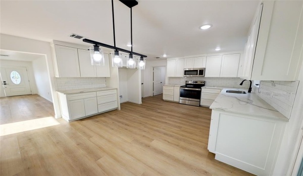 5620 Carver Drive, Fort Worth, TX 76107, 3 Bedrooms Bedrooms, ,3 BathroomsBathrooms,Residential,For Sale,5620 Carver Drive,20820523
