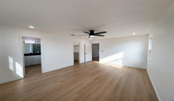 5620 Carver Drive, Fort Worth, TX 76107, 3 Bedrooms Bedrooms, ,3 BathroomsBathrooms,Residential,For Sale,5620 Carver Drive,20820523