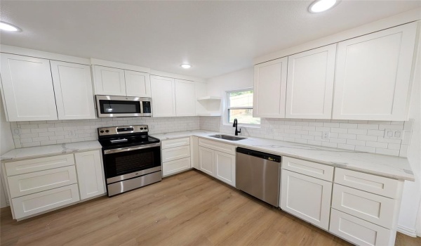 5620 Carver Drive, Fort Worth, TX 76107, 3 Bedrooms Bedrooms, ,3 BathroomsBathrooms,Residential,For Sale,5620 Carver Drive,20820523