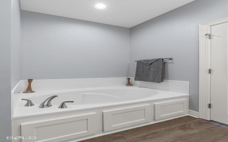 5830 Northwood Oaks, Shreveport, LA 71107, 3 Bedrooms Bedrooms, ,2 BathroomsBathrooms,Residential,For Sale,5830 Northwood Oaks,20820894