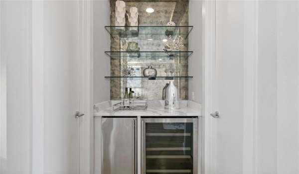 13001 Hutton Drive #29, Farmers Branch, TX 75234, 3 Bedrooms Bedrooms, ,3 BathroomsBathrooms,Residential,For Sale,13001 Hutton Drive,20820971