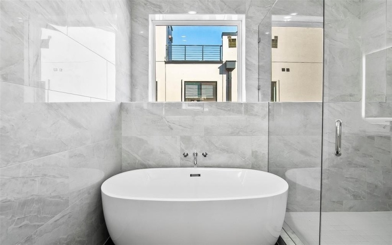 2908 Hawthorne Avenue #102, Dallas, TX 75219, 2 Bedrooms Bedrooms, ,2 BathroomsBathrooms,Residential,For Sale,2908 Hawthorne Avenue,20820996