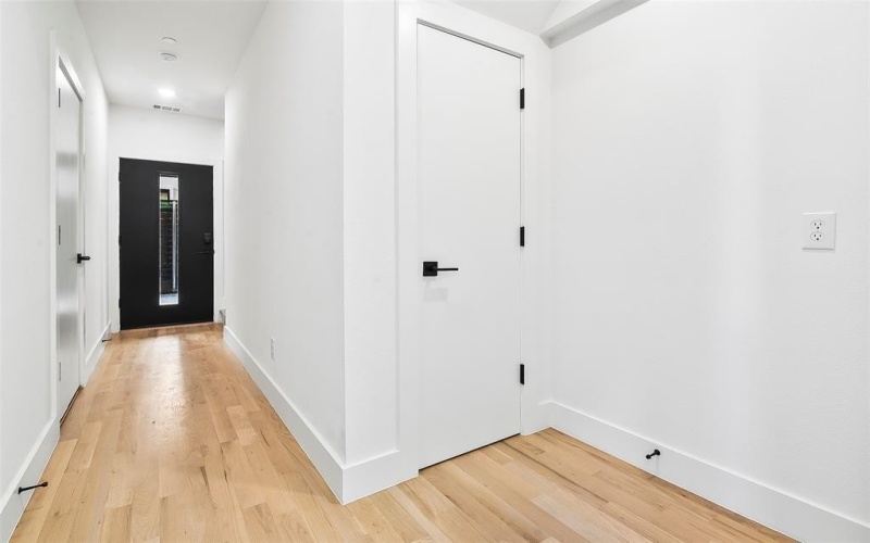 2908 Hawthorne Avenue #102, Dallas, TX 75219, 2 Bedrooms Bedrooms, ,2 BathroomsBathrooms,Residential,For Sale,2908 Hawthorne Avenue,20820996